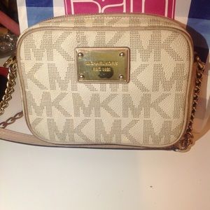 AUTHENTIC MICHEAL KORS MINI PURSE